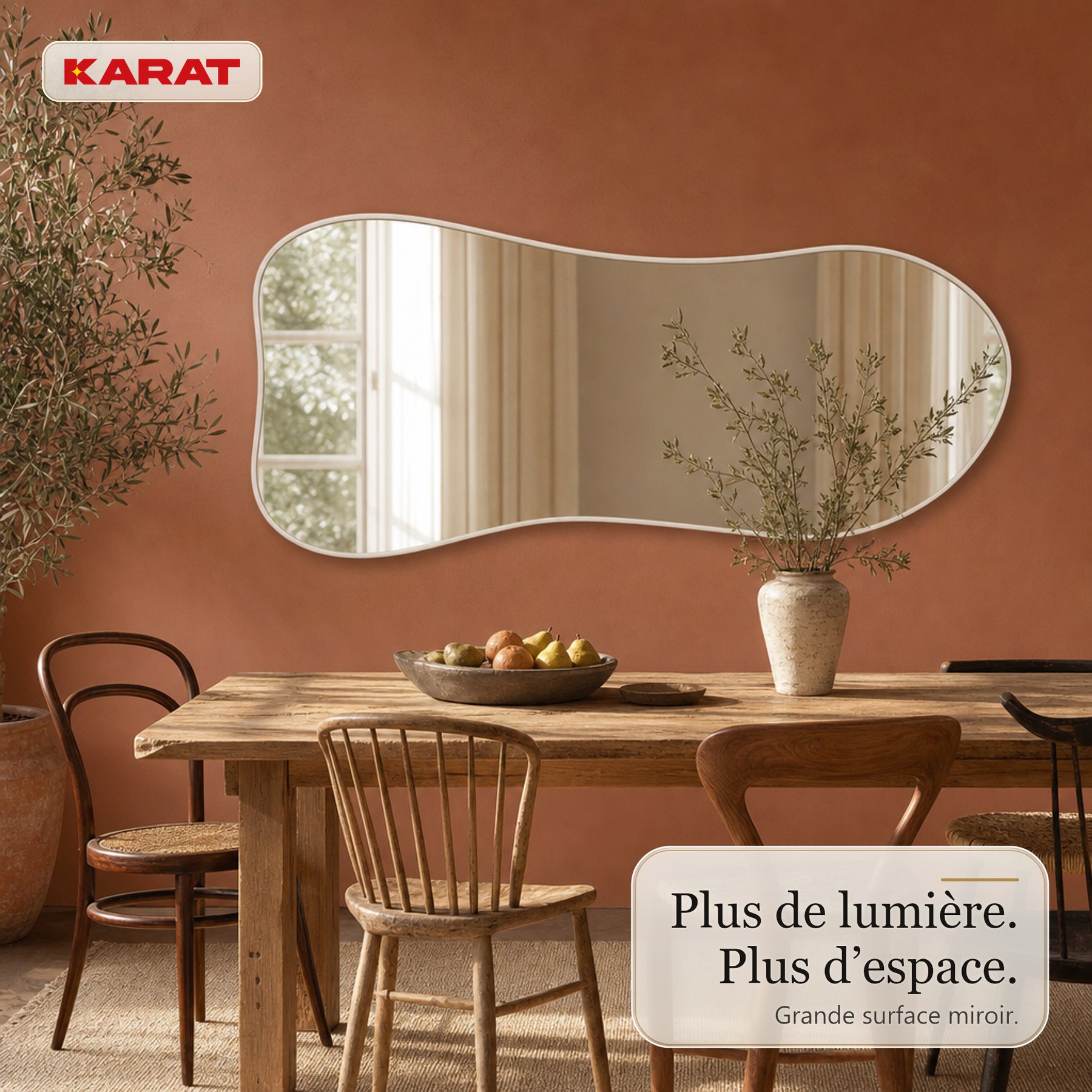 Miroir sur pied Mila | Miroir mural organique avec cadre en aluminium blanc crème | 65 × 150 cm