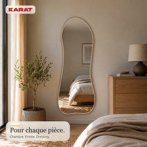 Miroir sur pied Mila | Miroir mural organique avec cadre en aluminium blanc crème | 65 × 150 cm